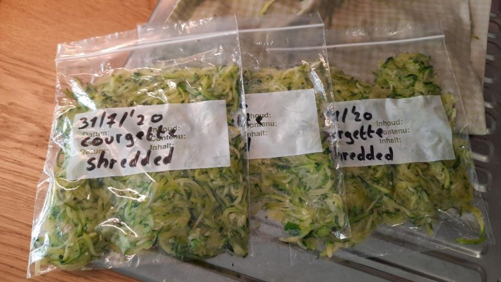 Nice, flat shredded courgette freezerbags